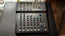 Mixer Alesis Multimix 8 USB FX