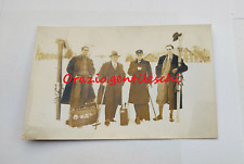 Sciatori 1920 '30 montagna Eleganti racchette valige sci pantaloni zuava