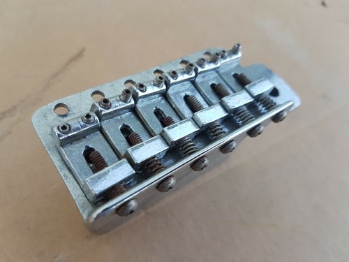 Fender stratocaster tremolo - fender,
