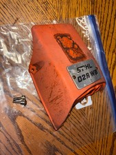 STIHL 028 WB 028WB COPERCHIO MOTORE SUPERIORE CON 2 BULLONI 1118 OEM SPEDIZIONE GRATUITA