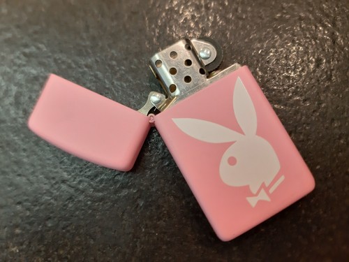 Accendino zippo playboy pink - playboy,