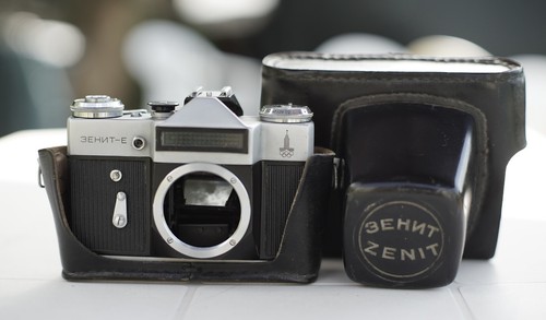 Zenit analogica con custodia - con,