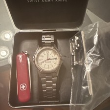 Orologio Uomo Vintage Swiss Army Wenger SAK Design Ha Bisogno di Batteria e Cinturino NUOVI 