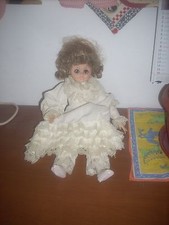 bambola zz h.cm 40 con difetti  leggi