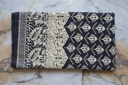 Tessuto floreale nero beige - floreale,