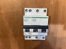 DISJONCTEUR TETRAPOLAIRE 16AMPERES COURBE C, SCHNEIDER ELECTRIC 16A PC.6KA
