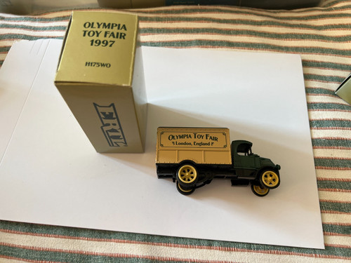 Ertl mack truck - mack, bull