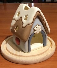 Thun casetta in ceramica con vischio. Porta tea-light