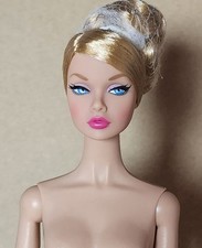 Nudo poppy parker mystery - parker,