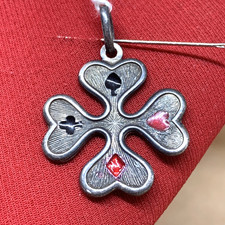 CIONDOLO  UNOAERRE PORTAFORTUNA '70 CON SEMI CARTE DA GIOCO ARGENTO 925 E SMALTO