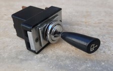 INTERRUTTORE TERGICRISTALLO