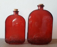 Coppia Bottiglie Vetro Rosse Fiori Rilievo Riciclato Spagna Sughero