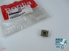 AP8101985 APRILIA CLIP CARENA