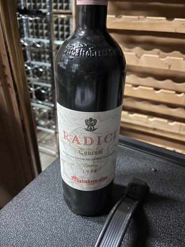 Taurasi radici docg - radici,