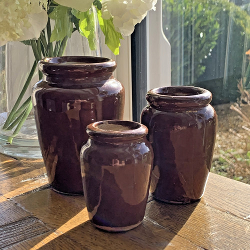 Various sized stoneware - 3,