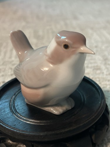 Lladro little wren - “little, wren”