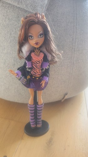 Clawdeen wolf monster high - wolf,
