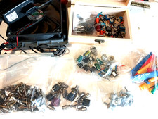 Svuota officina elettronica - , e