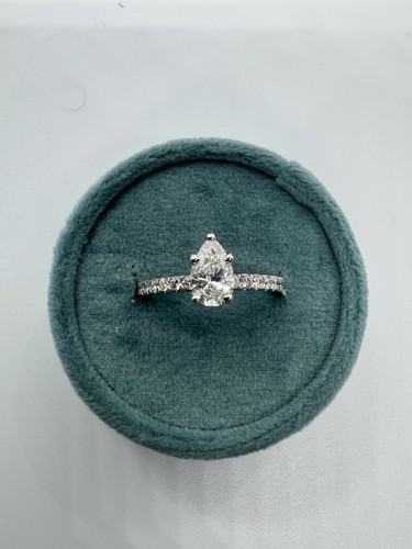 Anello con accenti diamanti - con,