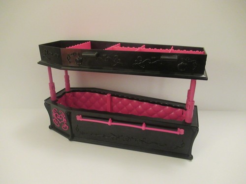 Monster high draculaura - high, draculaura’s