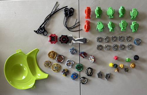 Enorme lotto misto beyblade - misto,