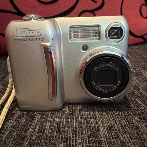 Nikon coolpix 775 - nikon,