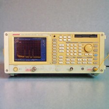 ADVANTEST R3132 Analizzatore