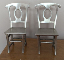 Lotto 2 statuine sedia