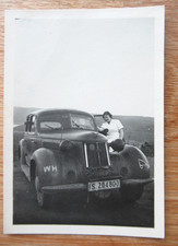 Vecchia foto donna con Wehrmacht PK W / Auto Union