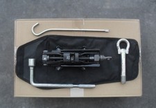 KIT ATTREZZI CRIC CHIAVE RUOTA DI SCORTA DAEWOO CHEVROLET AVEO SPARK
