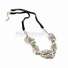 Collana in pelle con ciondolo in piuma legata bicolore oro e argento marca Lucky