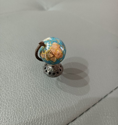 Miniatura vintage mappamondo - miniatura,