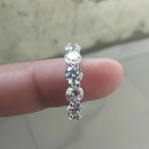 Anello fascia eternità lusso