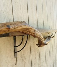 Scaffale artigianale in legno