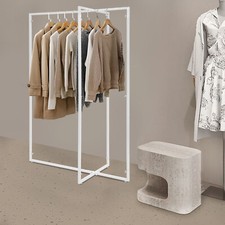 Appendiabiti elegante autoportante come appendiabiti ed espositore come appendiabiti