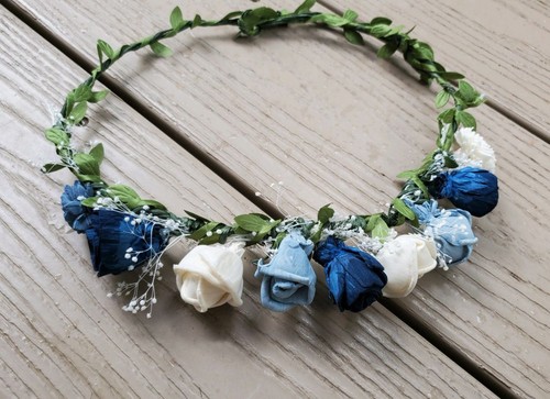 Corona ragazza fiori blu navy