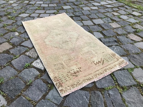 Tappeto piccolo vintage turco