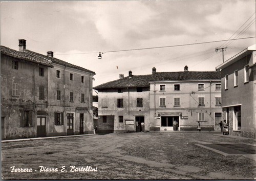 Pavia ferrera piazza - piazza, e