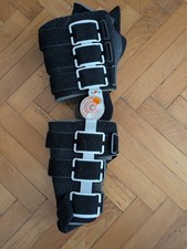 Tutore post operatoria a movimento graduale del ginocchio