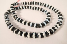 Antiche perle di vetro Venezia Murano nero bianco bacche GP99 Old African trade beads