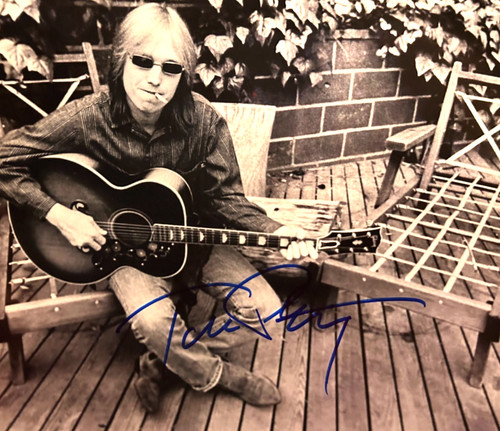 Tom petty signed original 8x10 - petty,