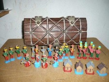 MODELLISMO SOLDATINI 29 FIGURINI in TERRACOTTA DIPINTI a MANO in SCRIGNO AFFARE!