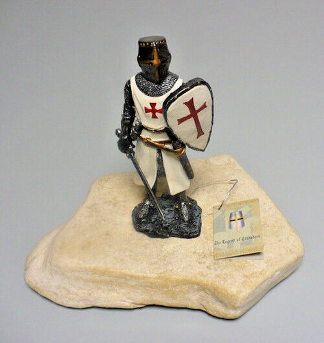Cavaliere crociato con - con, scudo