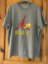 T-shirt grafica Nike Air