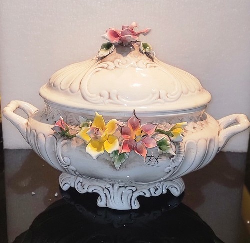 LARGE VINTAGE CAPODIMONTE