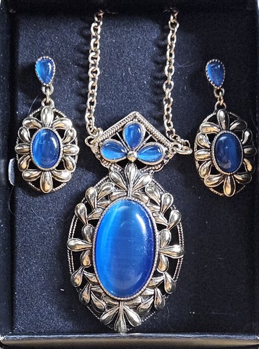 Collana con ciondolo - , di