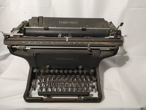 Underwood typewriter vintage - underwood, typewriter,