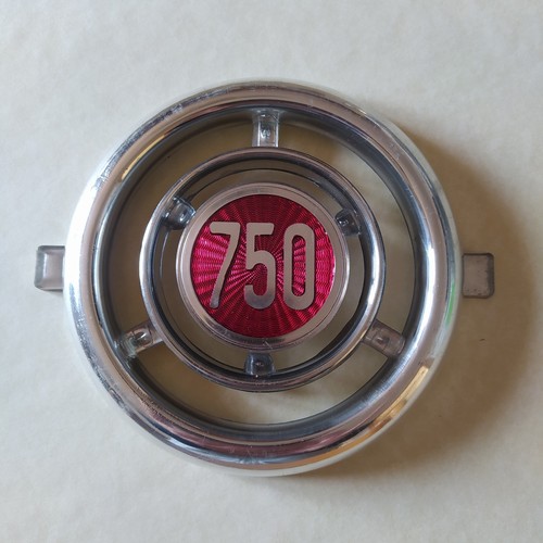 Fiat 600 750 fregio logo - fregio,