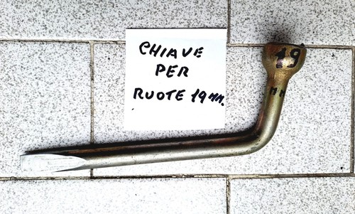 Chiave per bulloni ruota - bulloni,