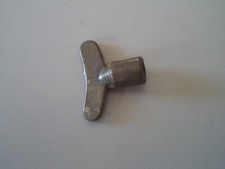 CHIAVE DI METALLO PER